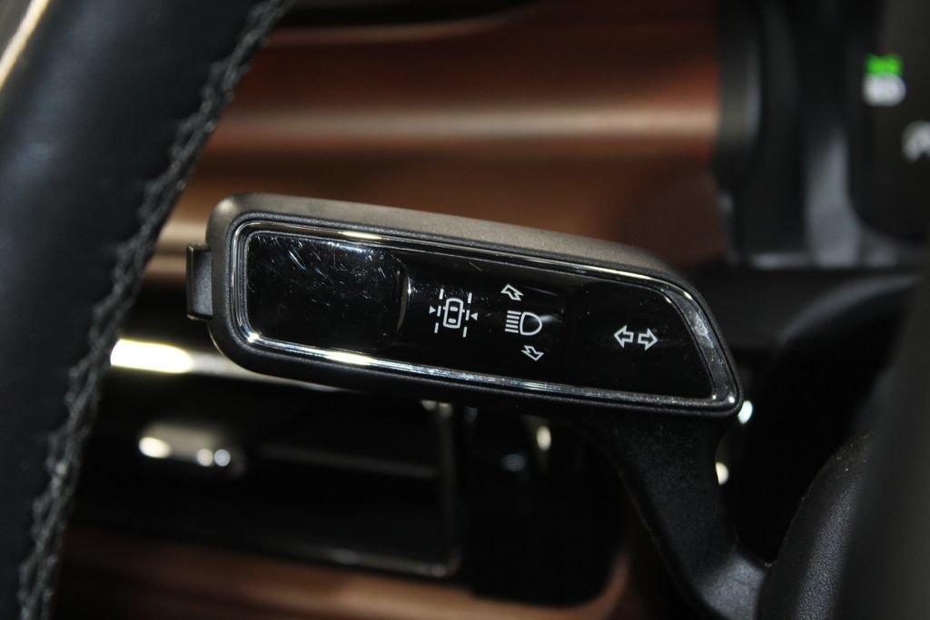 Used 2021 Lincoln Aviator Reserve w/ Equipment Group 201A AWD/4WD image 39