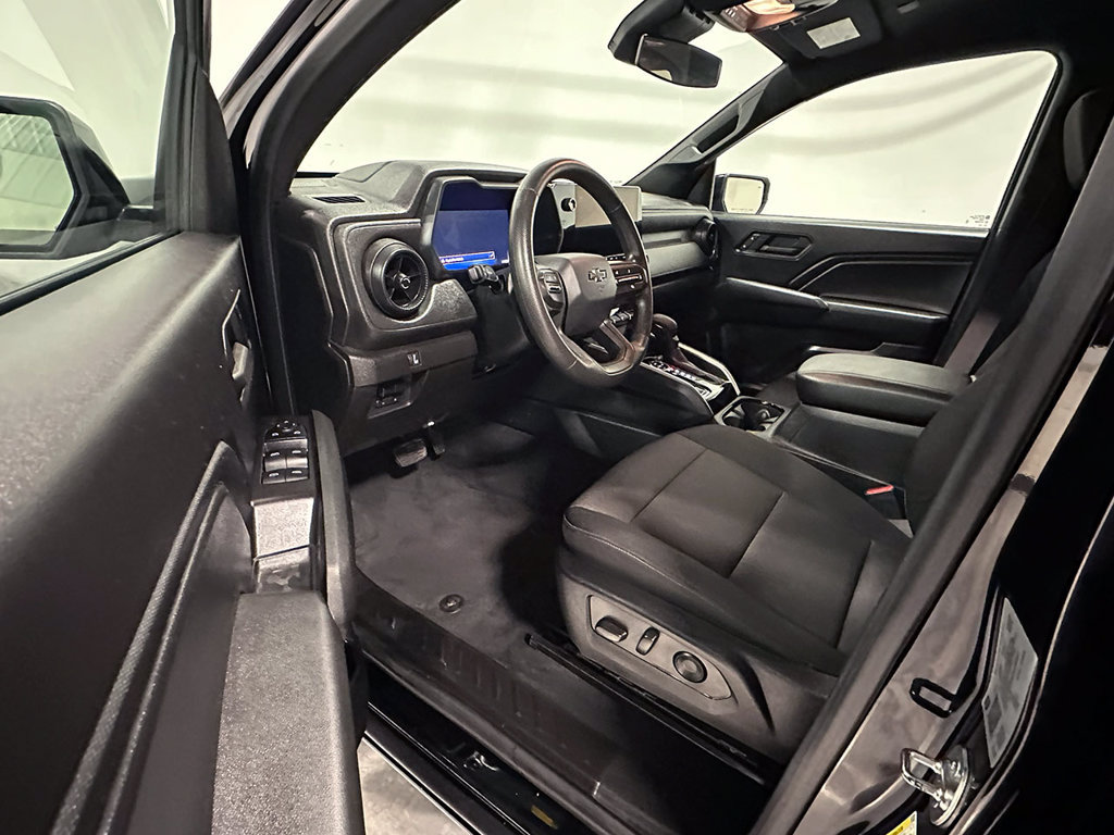 Used 2024 Chevrolet Colorado Trail Boss w/ Advanced Trailering Package AWD/4WD image 19