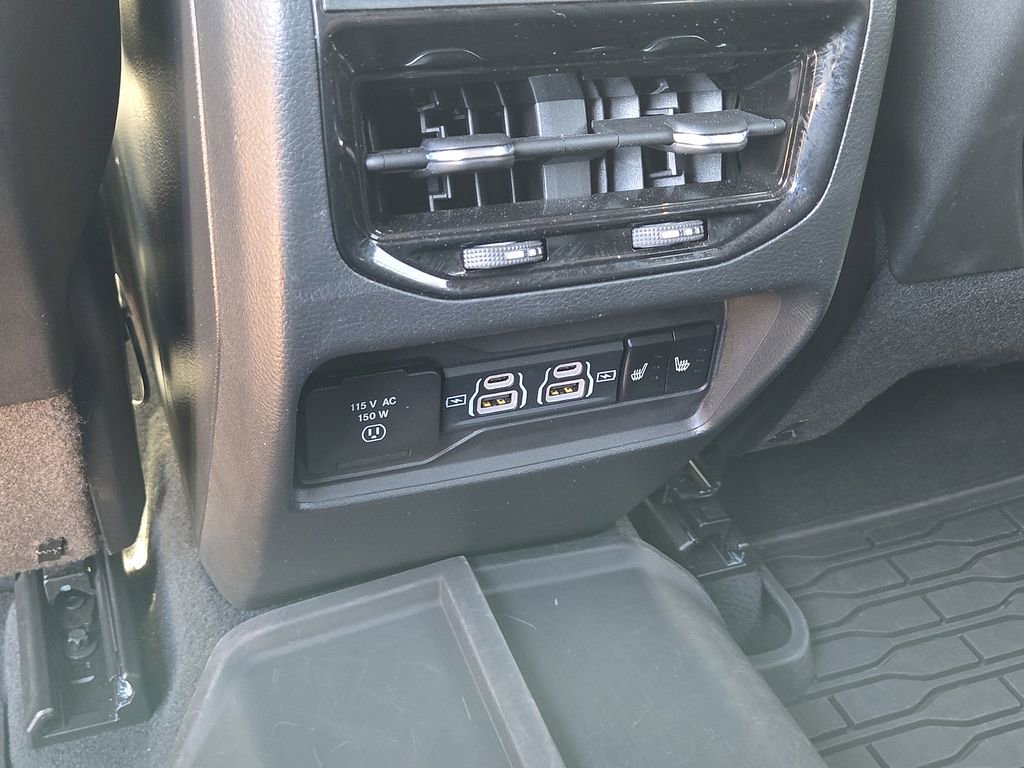 Used 2024 Jeep Grand Cherokee Trailhawk image 18