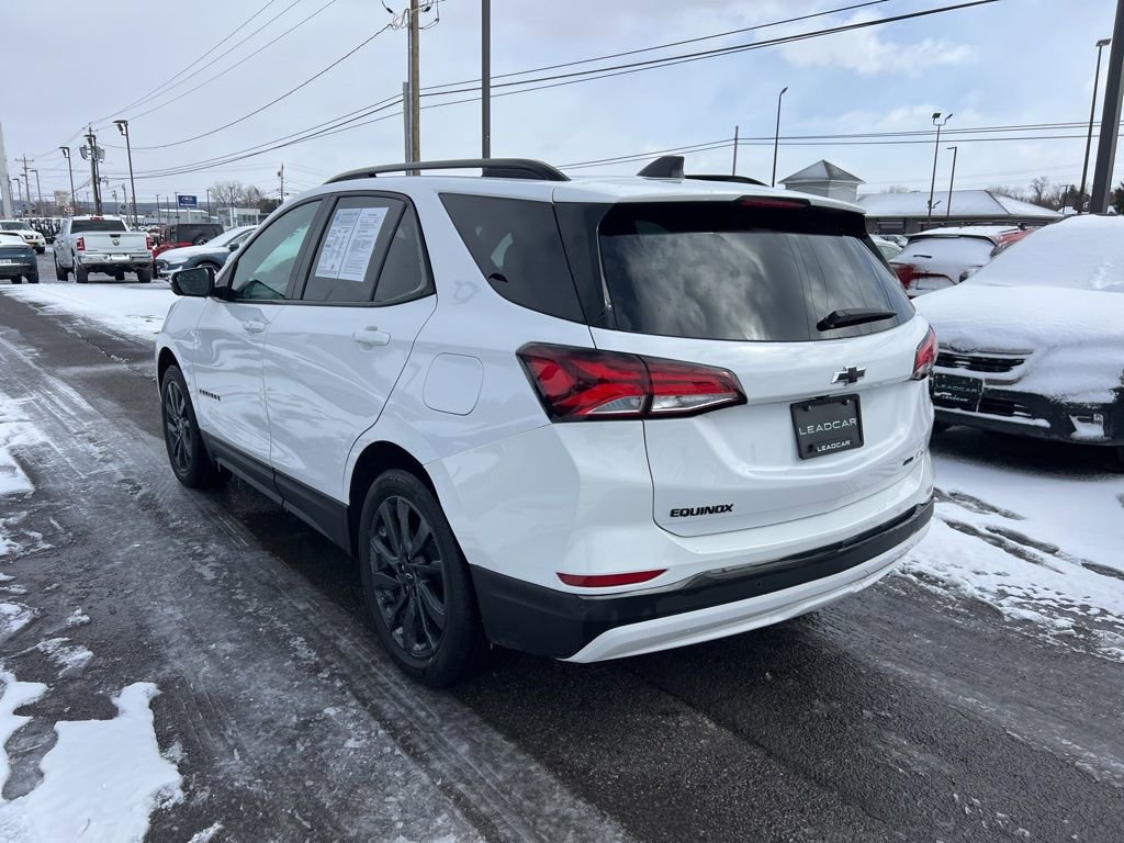Used 2023 Chevrolet Equinox RS image 3