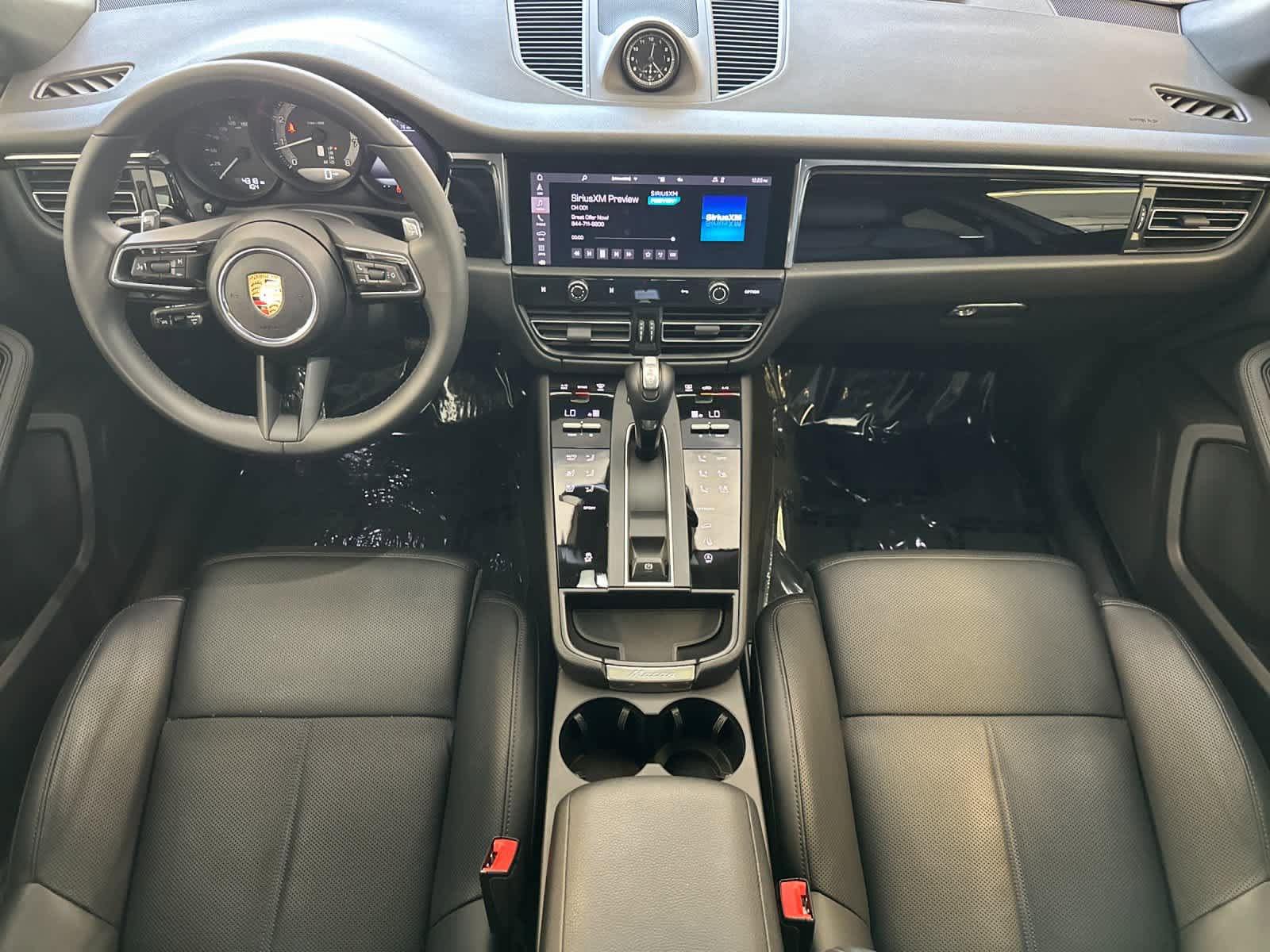 Certified 2025 Porsche Macan AWD/4WD image 6