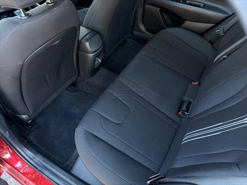 New 2025 Hyundai Elantra Sport FWD image 17