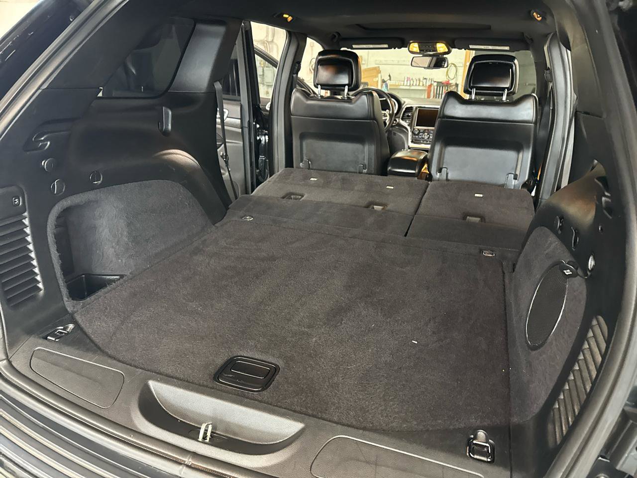 Used 2015 Jeep Grand Cherokee Altitude image 41