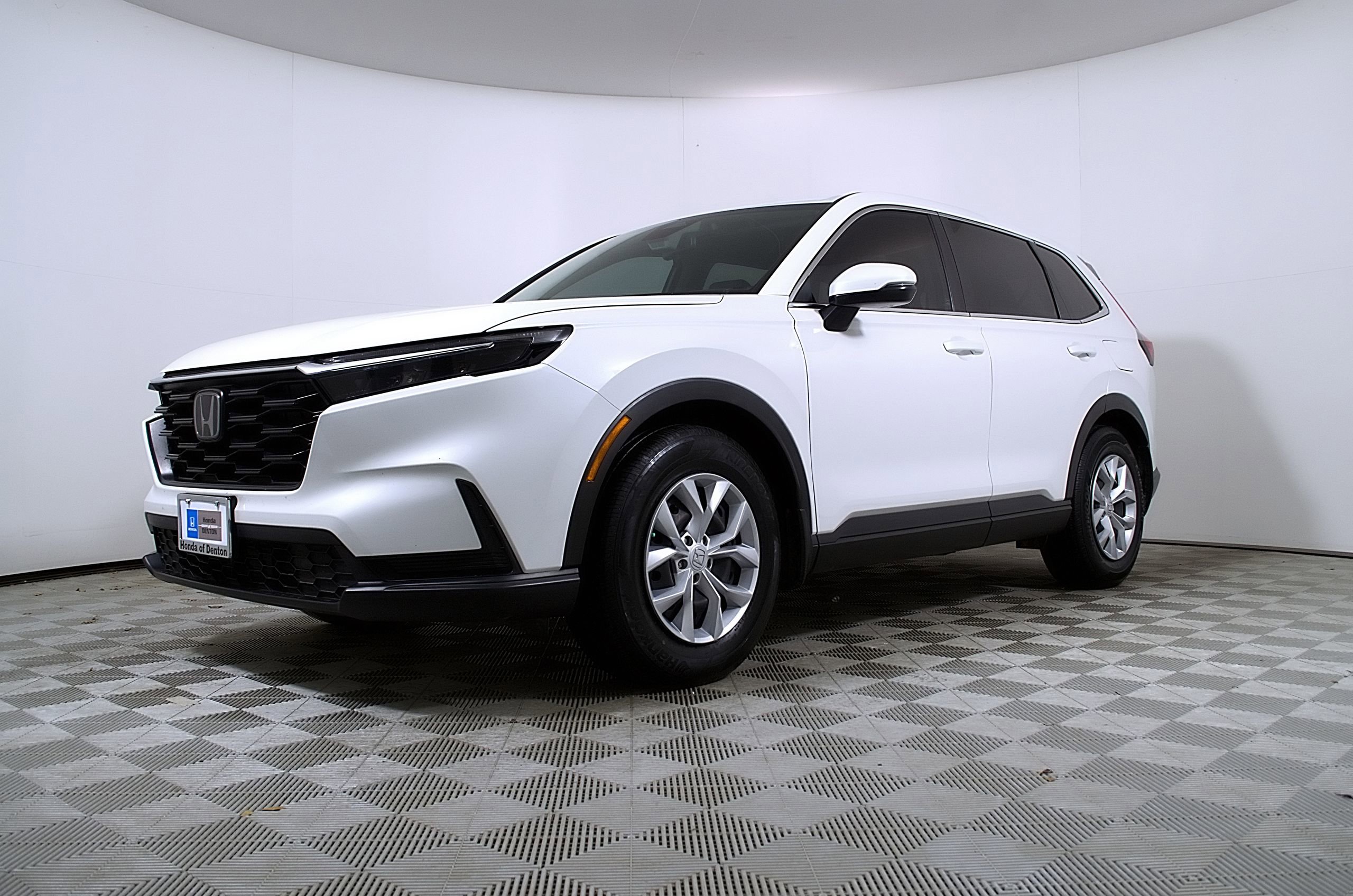 Used 2024 Honda CR-V LX image 2