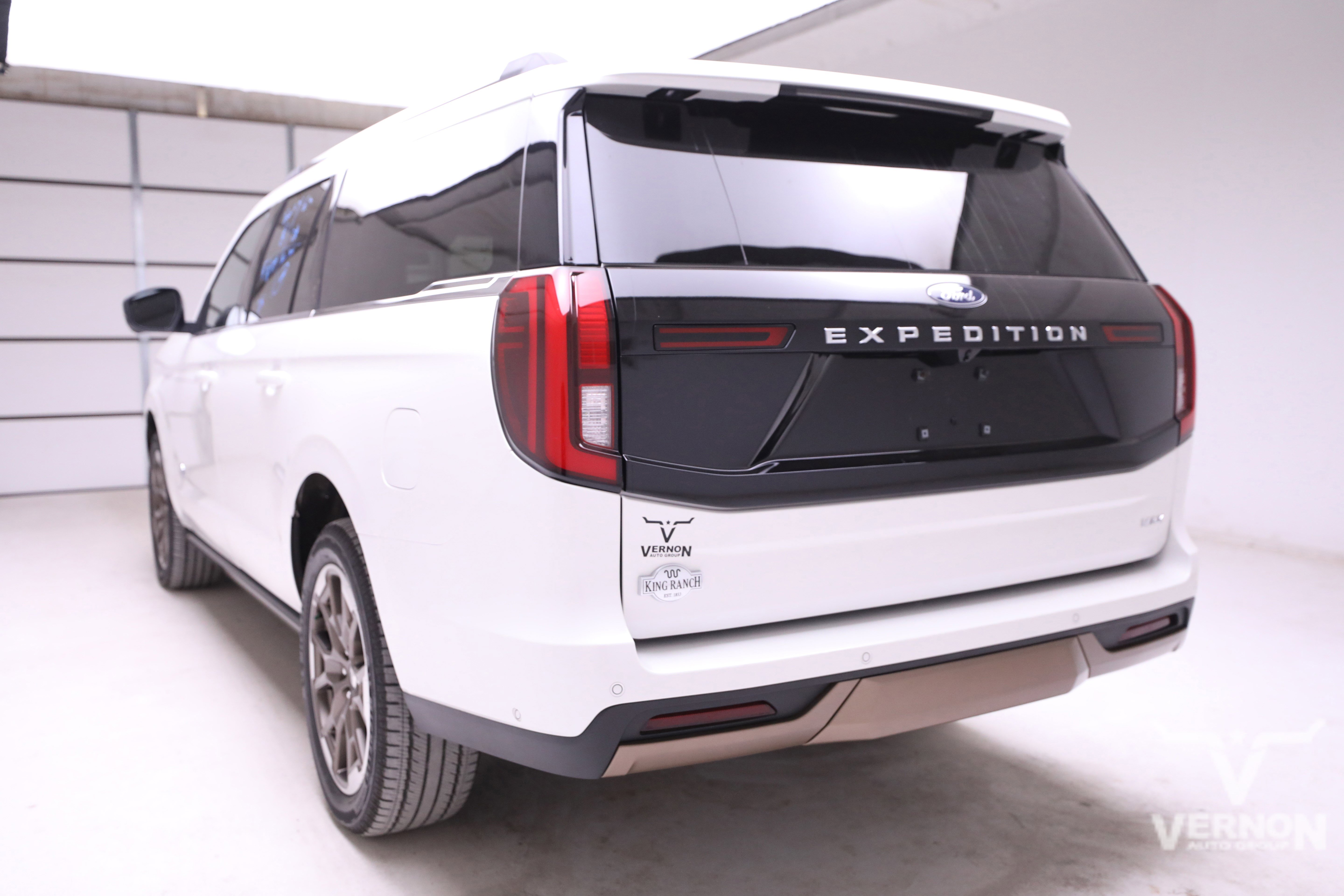 Used 2025 Ford Expedition Max King Ranch image 2