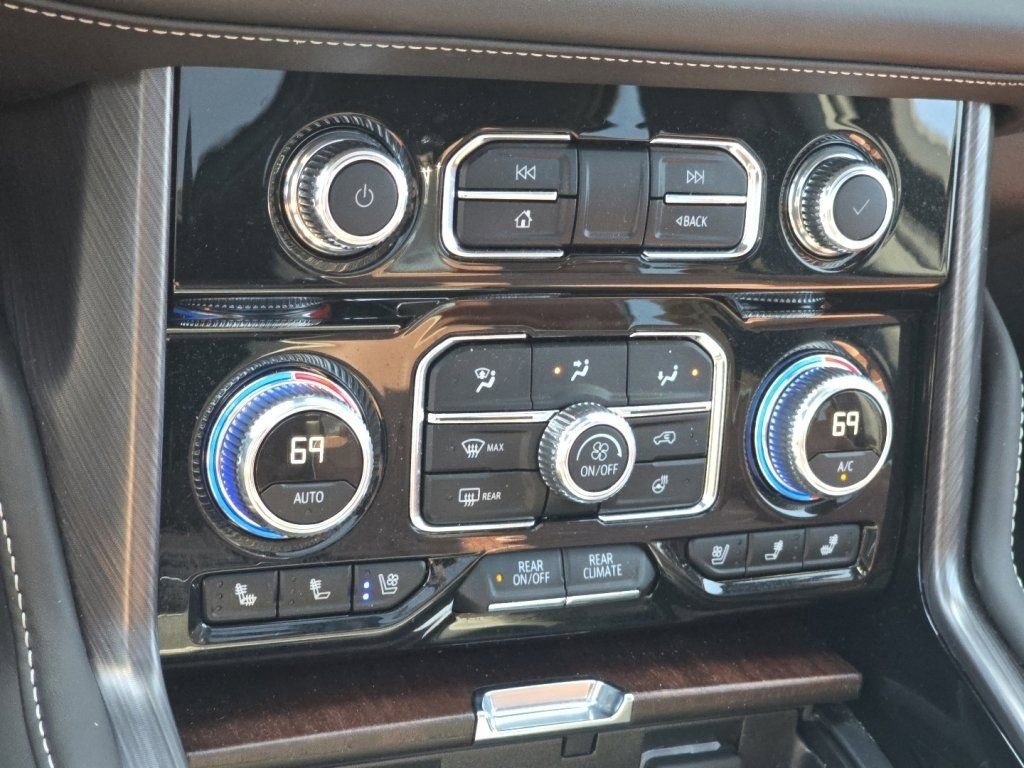 Used 2024 GMC Yukon Denali Ultimate AWD/4WD image 7