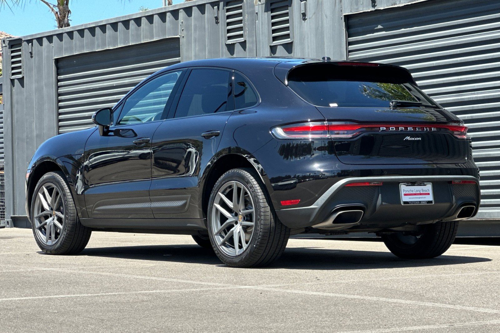 Certified 2023 Porsche Macan AWD/4WD image 3