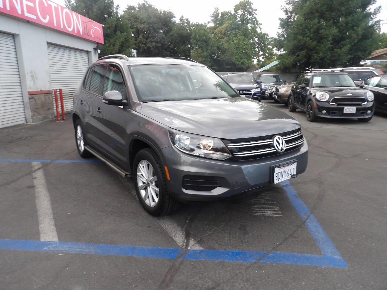 Used 2015 Volkswagen Tiguan SE image 1