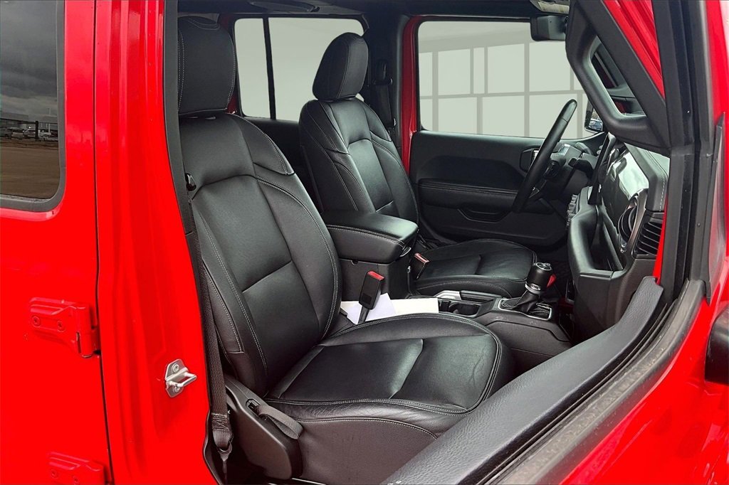 Used 2018 Jeep Wrangler Unlimited Sahara image 7