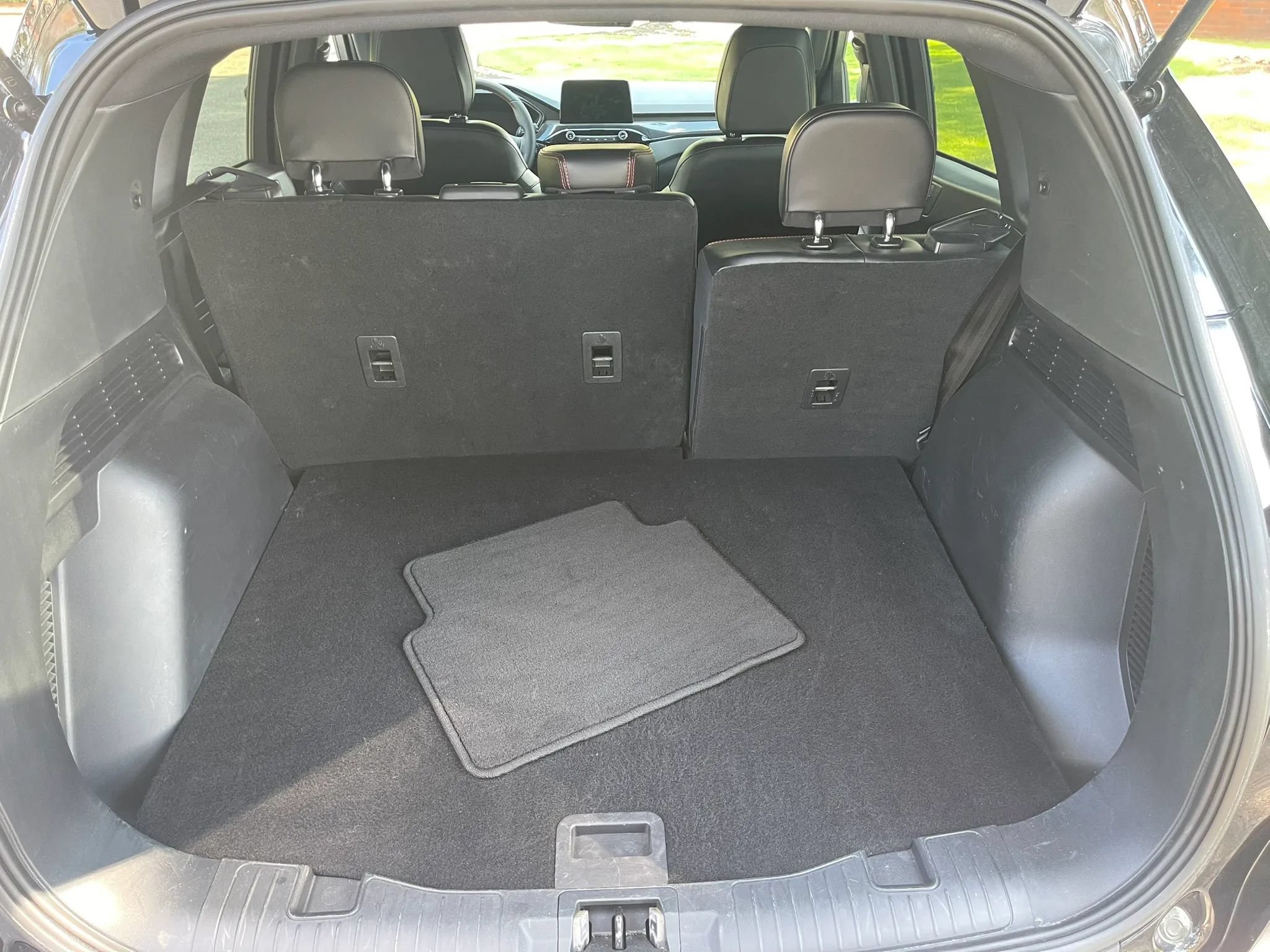 Used 2025 Ford Escape ST-Line FWD image 15