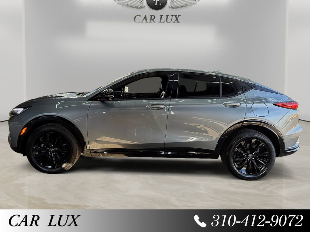 Used 2025 Buick Envista Sport Touring image 2