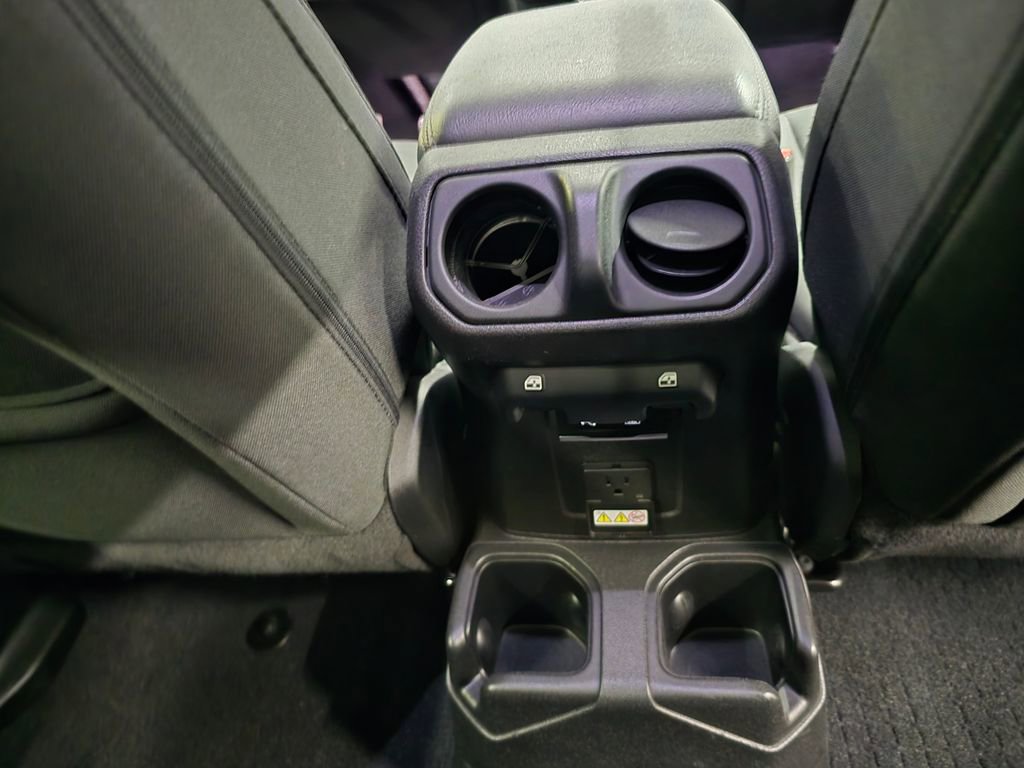 Certified 2018 Jeep Wrangler Unlimited Sahara image 35