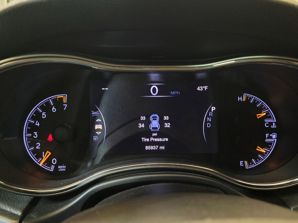 Used 2019 Jeep Grand Cherokee Laredo image 23