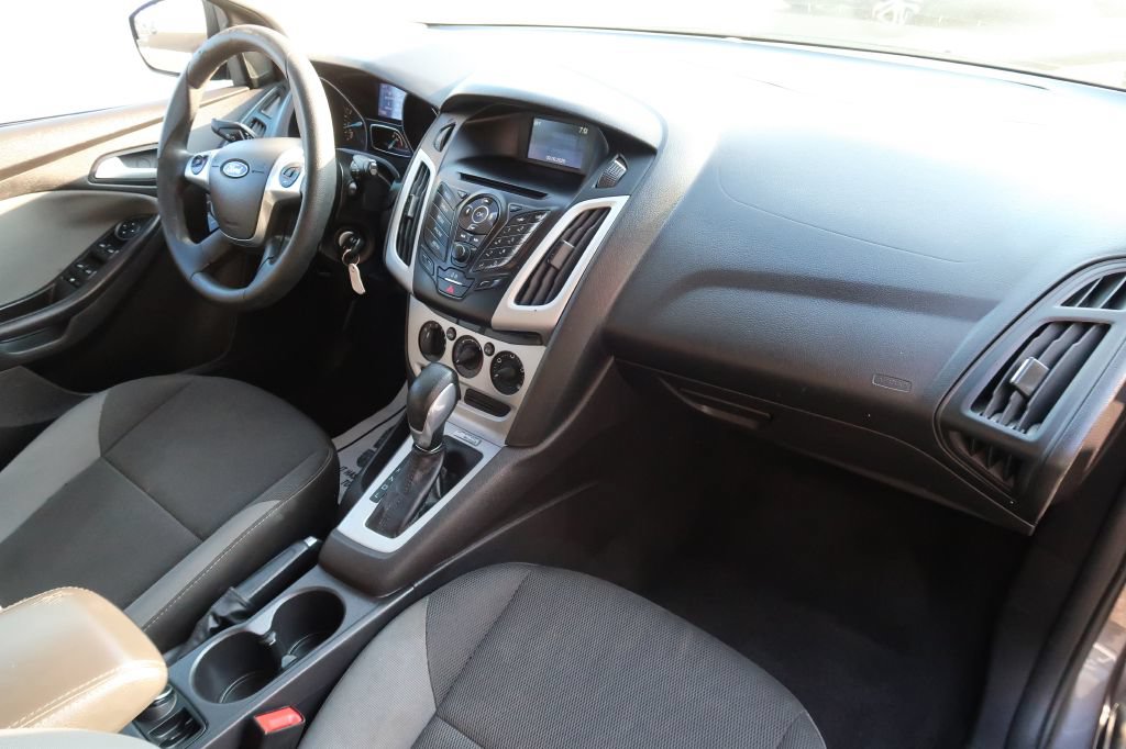 Used 2014 Ford Focus SE FWD image 10