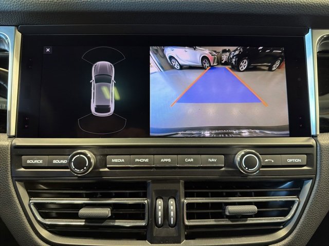 Used 2020 Porsche Macan image 27