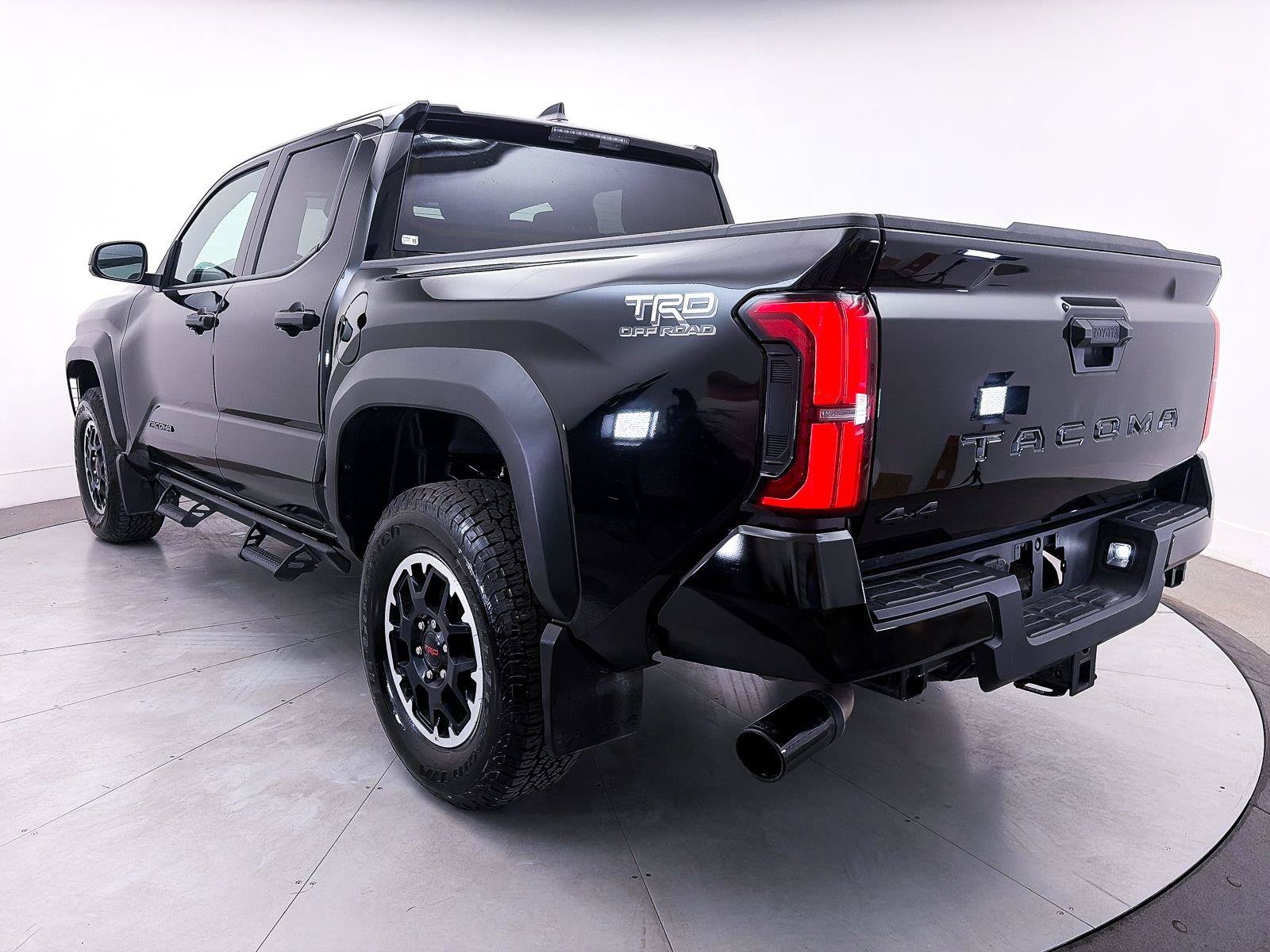 Used 2025 Toyota Tacoma TRD Off-Road AWD/4WD image 14