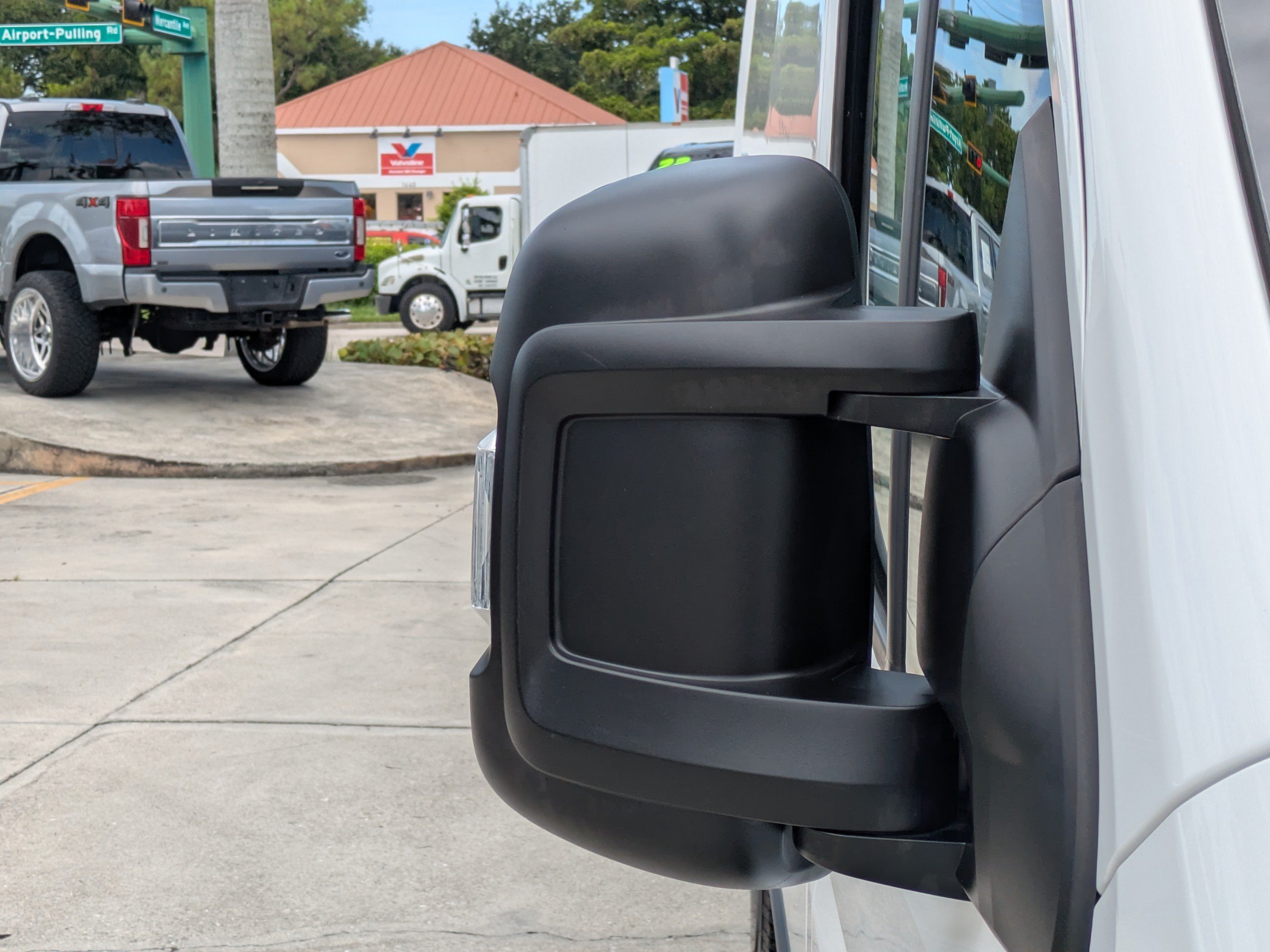 Used 2025 RAM ProMaster 2500 w/ Convenience Group FWD image 10