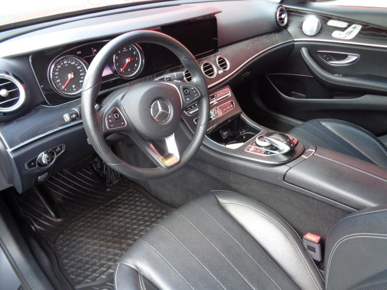Used 2018 Mercedes-Benz E 400 4MATIC Sedan image 2