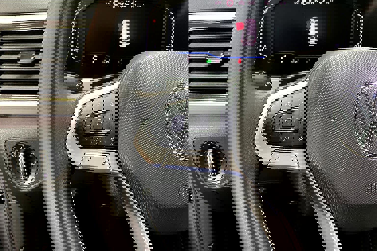 Used 2021 Volkswagen Atlas Cross Sport SEL Premium image 21