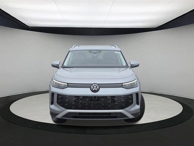 New 2026 Volkswagen Tiguan SE image 2