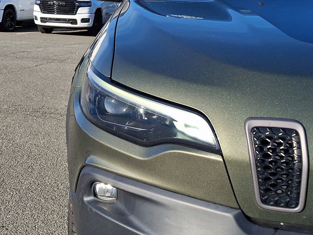 Used 2021 Jeep Cherokee Trailhawk w/ Premium Leather Package image 12