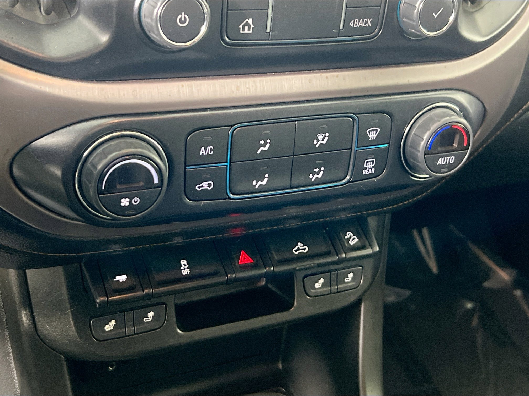 Used 2022 GMC Canyon AT4 image 15
