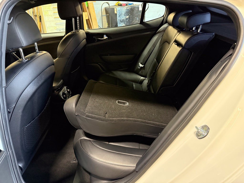 Used 2022 Kia Stinger GT-Line RWD image 34
