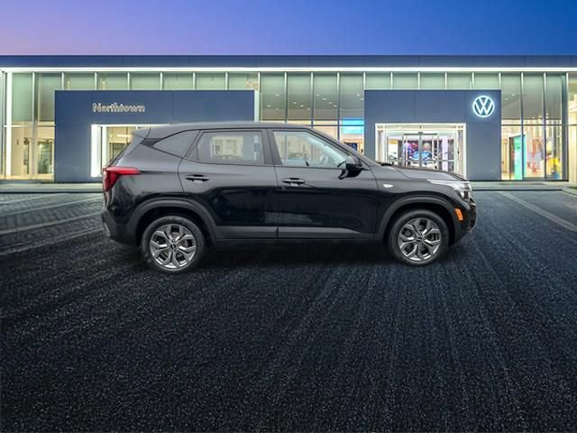 Used 2024 Kia Seltos LX image 9
