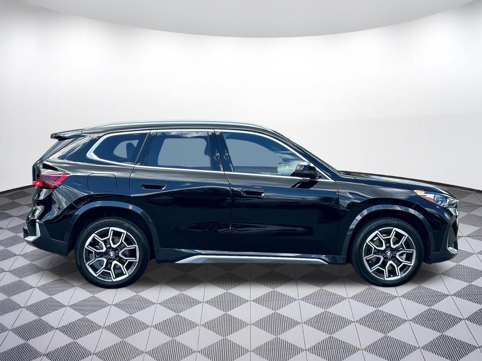 Used 2025 BMW X1 xDrive28i w/ Premium Package AWD/4WD image 8