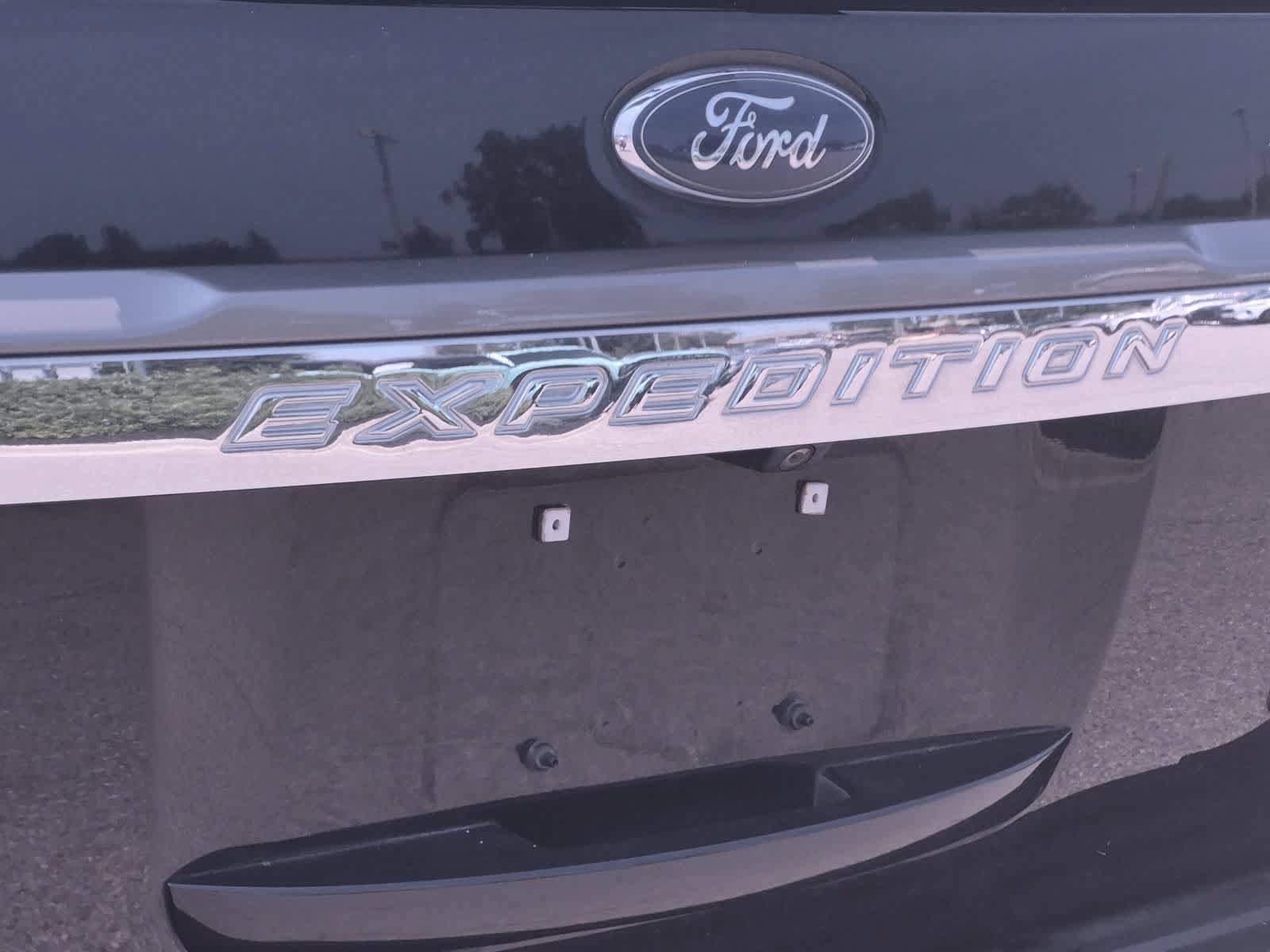 Used 2017 Ford Expedition Limited AWD/4WD image 13