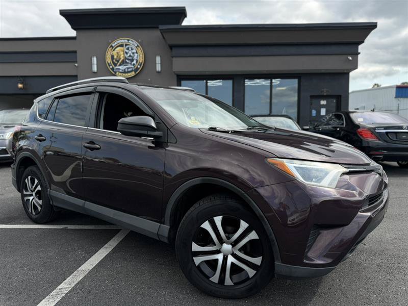 Used 2017 Toyota RAV4 LE w/ Carpet Mat Package AWD/4WD image 6