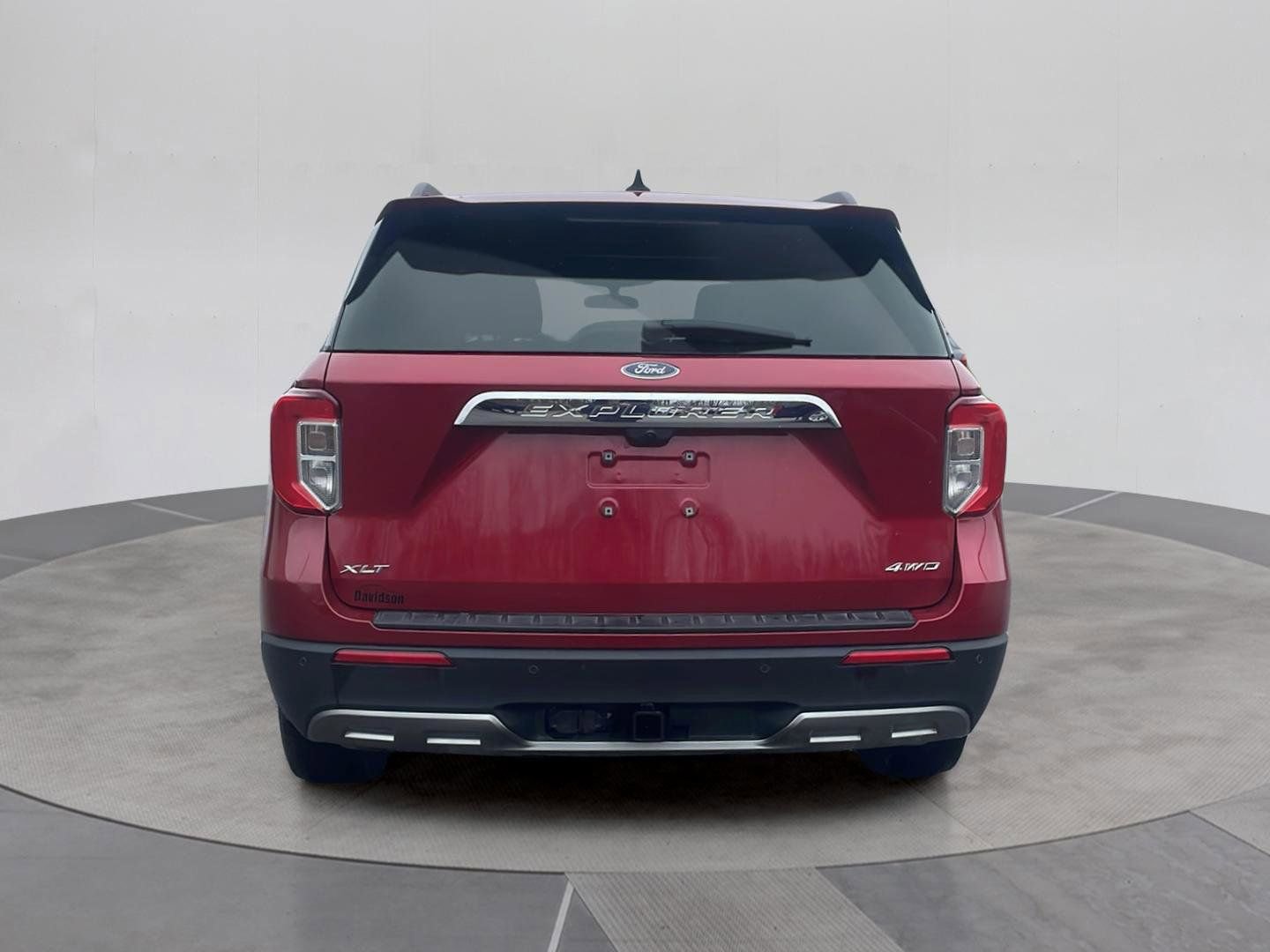 Used 2023 Ford Explorer XLT w/ Equipment Group 202A image 5