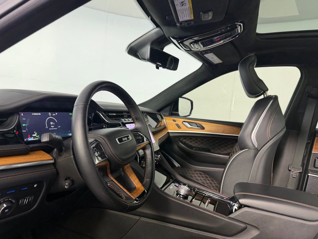 Certified 2022 Jeep Grand Cherokee Summit AWD/4WD image 21