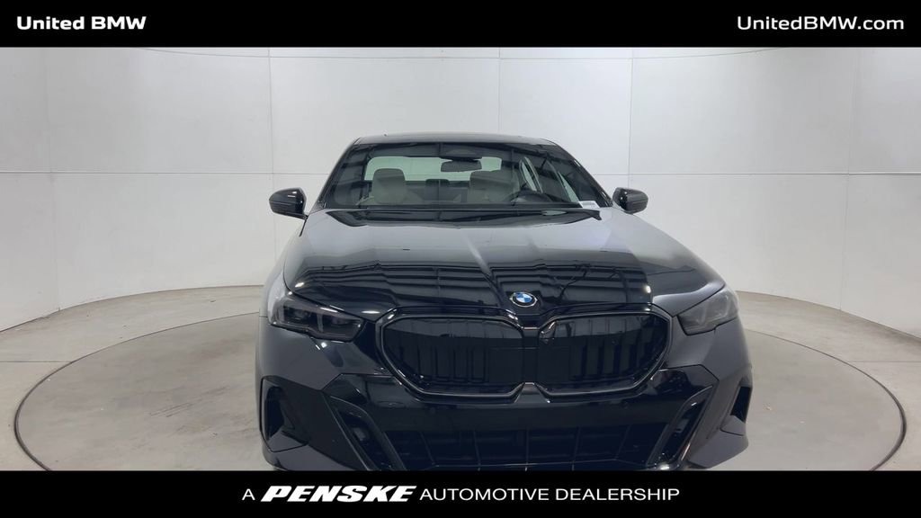 Used 2026 BMW 530i w/ M Sport Package RWD image 3