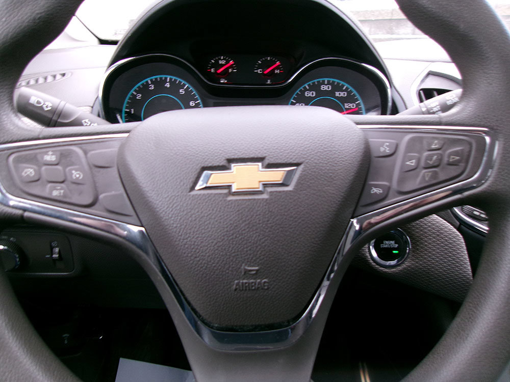 Used 2018 Chevrolet Cruze LT w/ Convenience Package FWD image 18