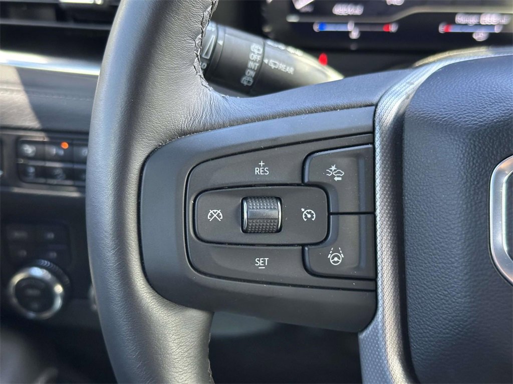 Used 2024 GMC Yukon Denali w/ Denali Reserve Package image 9