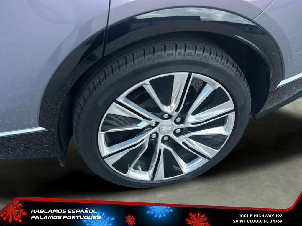Certified 2025 Cadillac Lyriq Luxury w/ LPO, Floor Liner Package AWD/4WD image 30