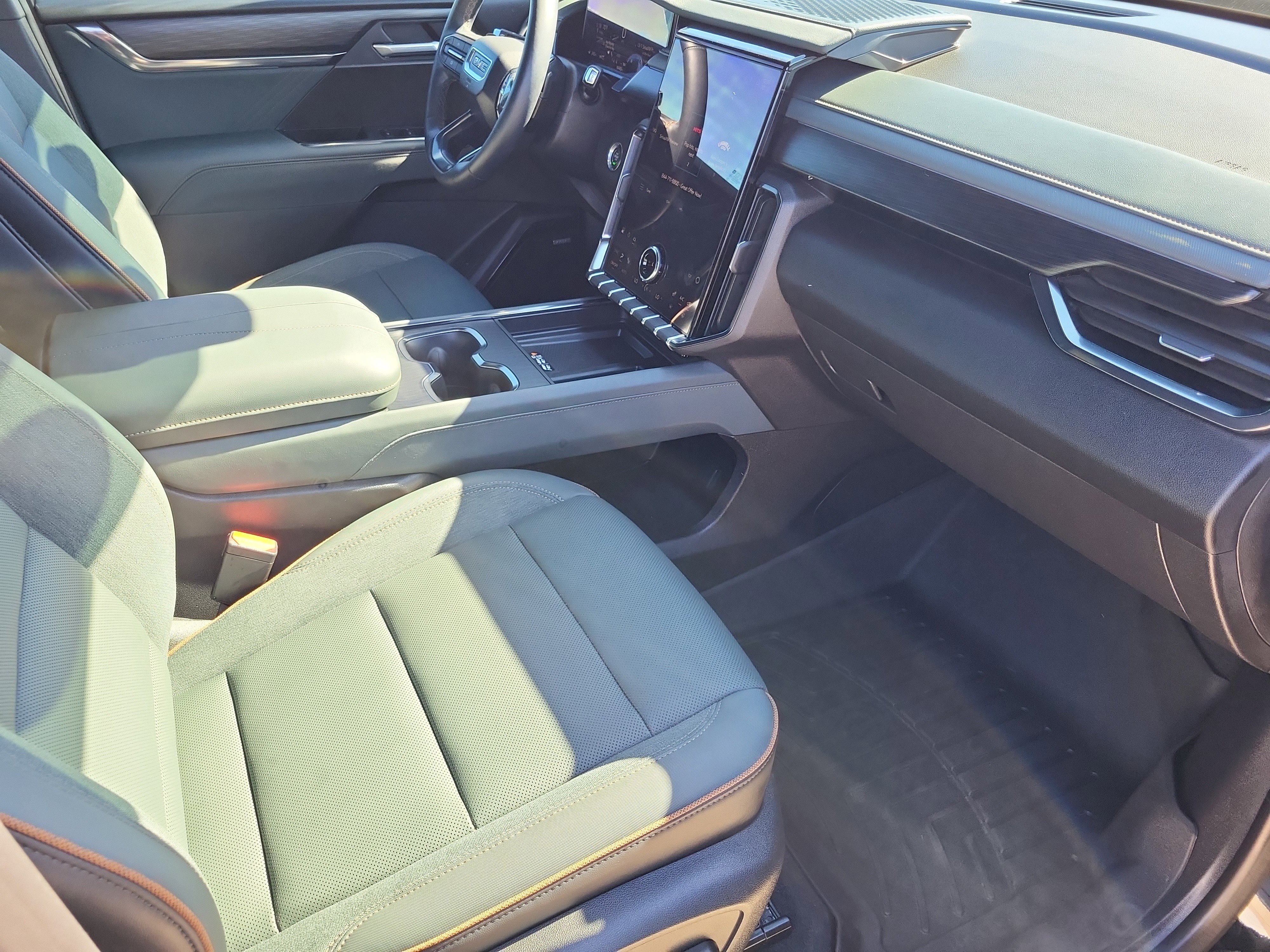 Certified 2025 GMC Acadia AT4 image 9