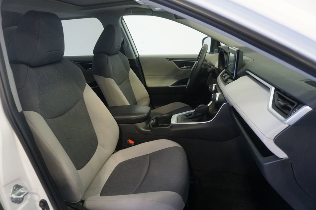 Used 2022 Toyota RAV4 XLE w/ Convenience Package AWD/4WD image 21