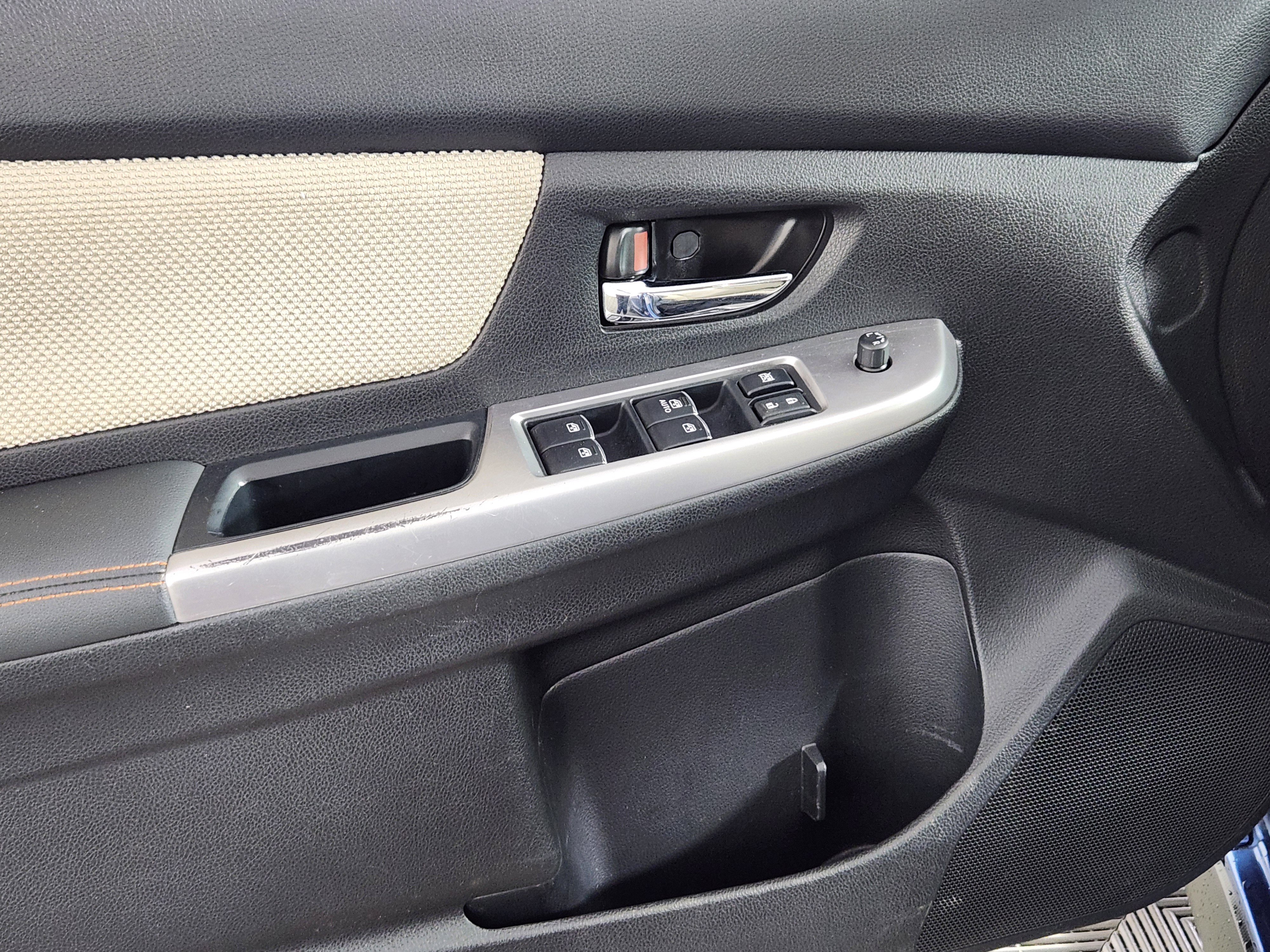 Used 2017 Subaru Crosstrek 2.0i Premium image 16