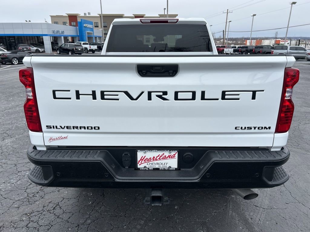 Used 2024 Chevrolet Silverado 2500 Custom w/ Custom Convenience Package image 6