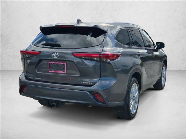 Used 2023 Toyota Highlander Limited FWD image 5