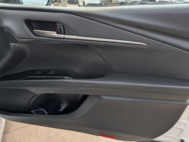 Used 2025 Toyota Camry SE FWD image 33