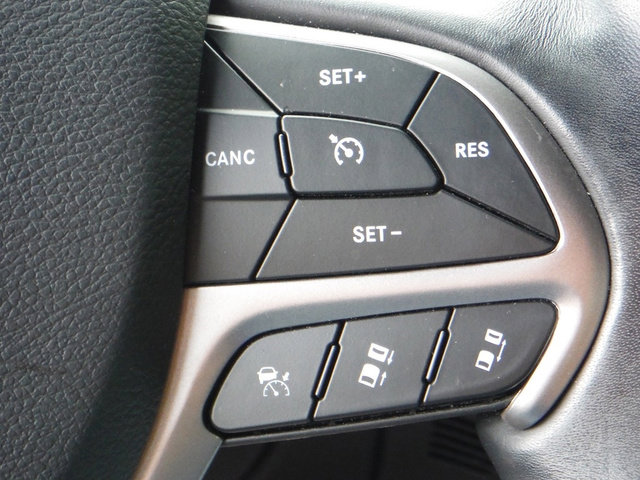 Used 2020 Jeep Grand Cherokee Limited w/ Premium Lighting Group AWD/4WD image 38