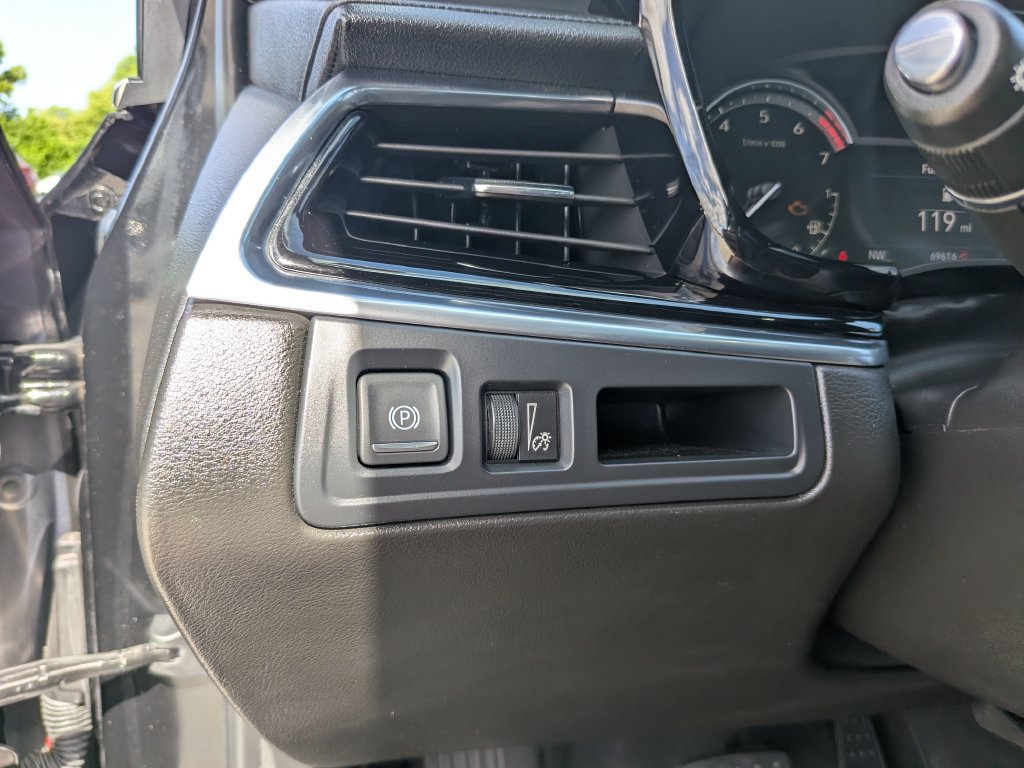 Used 2024 Cadillac XT6 Luxury FWD image 29