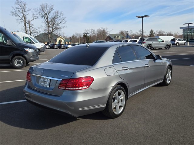 Used 2014 Mercedes-Benz E 350 4MATIC Sedan image 3