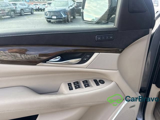 Used 2019 Cadillac Escalade Premium Luxury AWD/4WD image 12