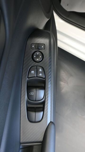 Used 2025 Nissan Altima 2.5 S FWD image 19