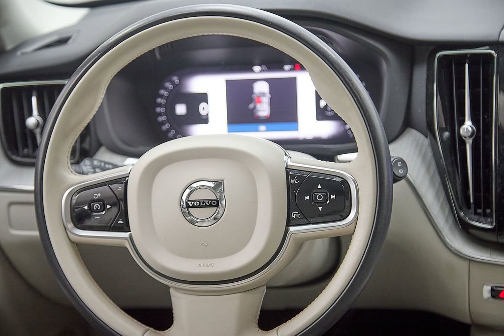 Certified 2023 Volvo XC60 B5 Plus w/ Climate Package image 25