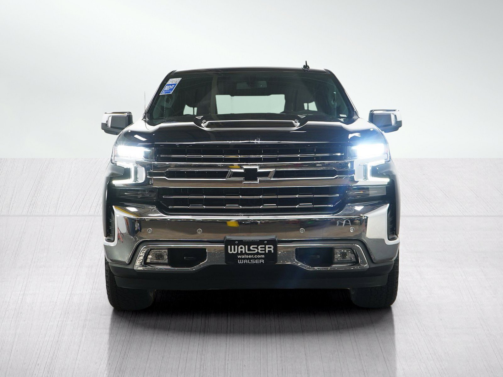 Used 2021 Chevrolet Silverado 1500 LTZ w/ LTZ Convenience Package II AWD/4WD image 2